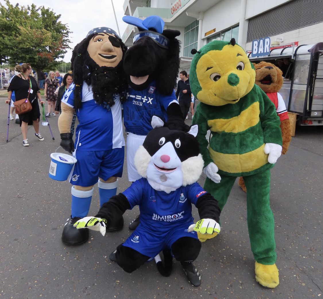 31082022 Captain Gas Mascot Race | Bristol Rovers FC